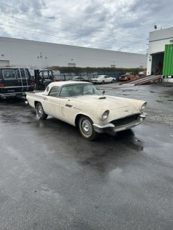 1957 FORD   Thunderbird    312 V8 4V auto 