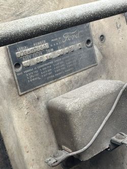 1957 FORD   Thunderbird    312 V8 4V auto 
